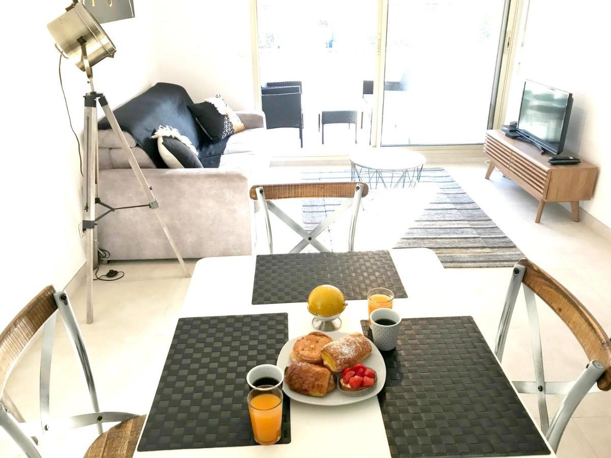 Appartement D'Une Chambre A Antibes A 550 M De La Plage Avec Vue Sur La Ville Terrasse Amenagee Et Wifi Kültér fotó