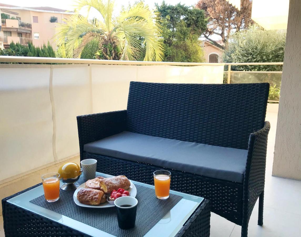 Appartement D'Une Chambre A Antibes A 550 M De La Plage Avec Vue Sur La Ville Terrasse Amenagee Et Wifi Kültér fotó